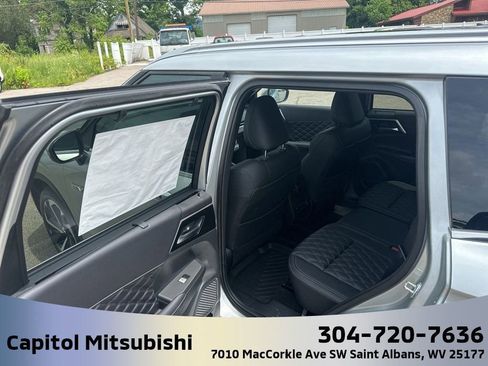 New 2025 Mitsubishi Outlander SEL image 16