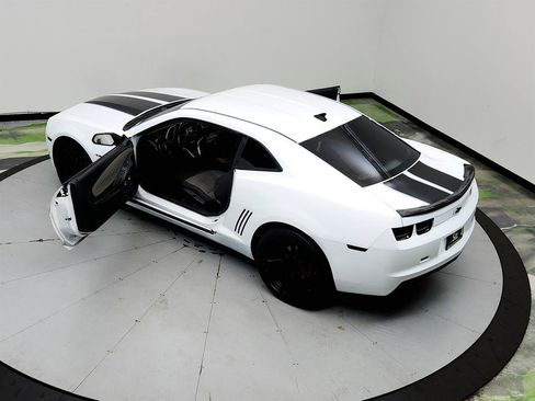 Used 2012 Chevrolet Camaro LS RWD image 34