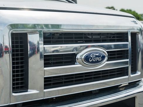 Certified 2021 Ford E-350 and Econoline 350 Super Duty w/ Power Windows & Locks Group RWD image 8