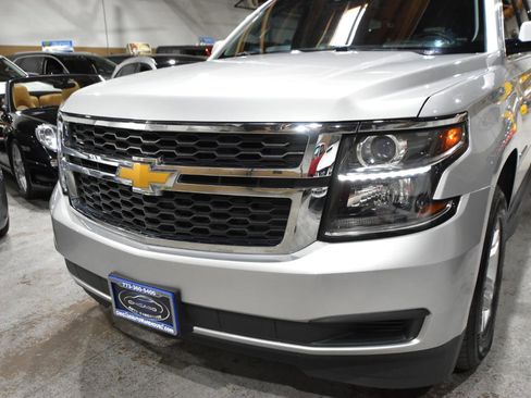 Used 2015 Chevrolet Suburban LT image 4