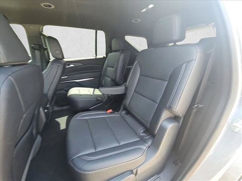 Used 2026 Chevrolet Traverse LT FWD image 18