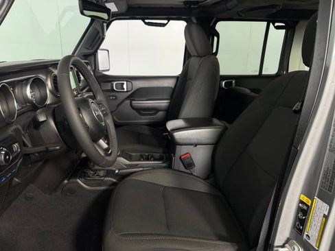 Used 2023 Jeep Wrangler Unlimited w/ Cold Weather Group AWD/4WD image 23