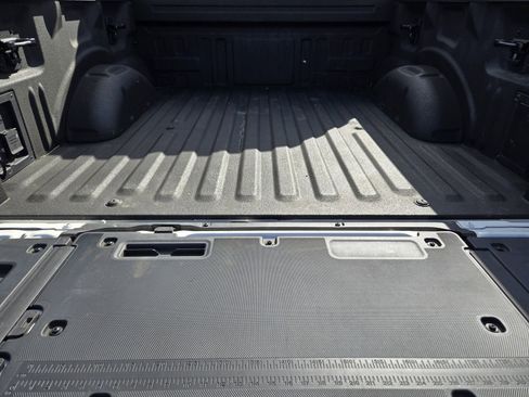 Used 2024 Ford F150 Platinum w/ FX4 Off-Road Package image 32