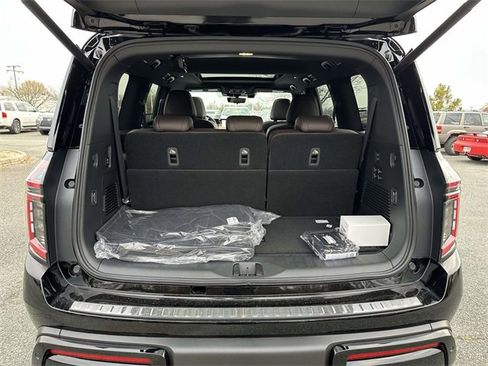 New 2026 Nissan Armada Platinum Reserve image 12