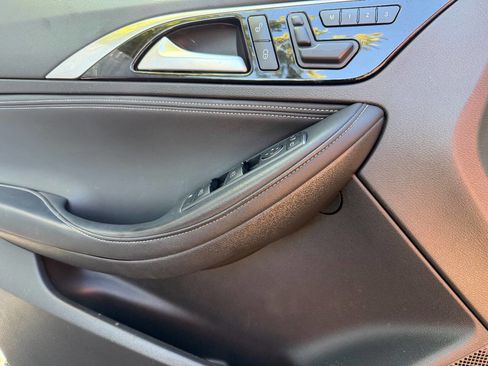 Used 2017 INFINITI QX30 Sport w/ Cargo Package image 6