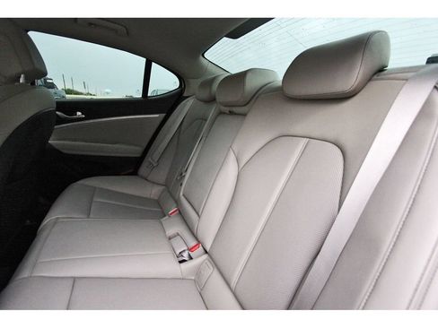 Used 2021 Genesis G70 2.0T RWD image 31
