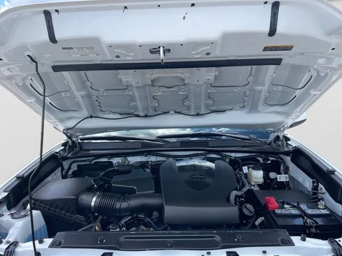 Used 2023 Toyota Tacoma SR AWD/4WD image 10