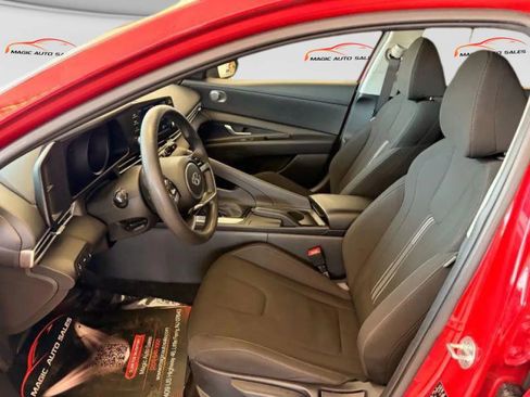 Used 2022 Hyundai Elantra SEL FWD image 9