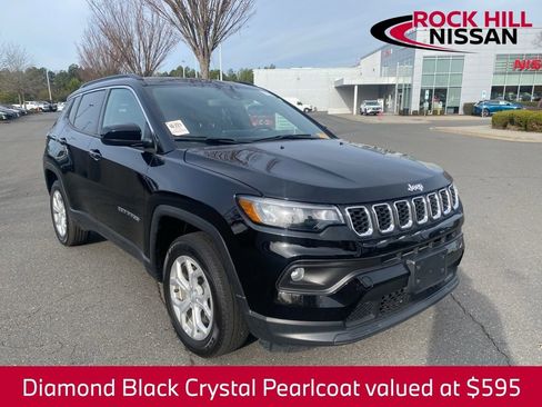Used 2024 Jeep Compass Latitude image 1