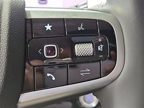 Used 2026 Genesis GV70 2.5T Select image 32