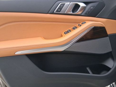 Used 2026 BMW X5 sDrive40i w/ Executive Package image 12