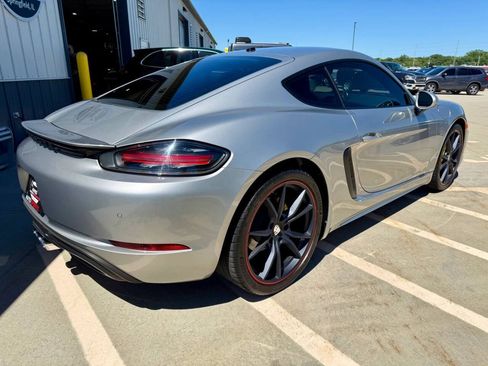 Used 2017 Porsche 718 Cayman S RWD image 8