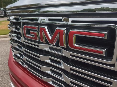 Used 2024 GMC Sierra 1500 Denali w/ Denali Reserve Package AWD/4WD image 32