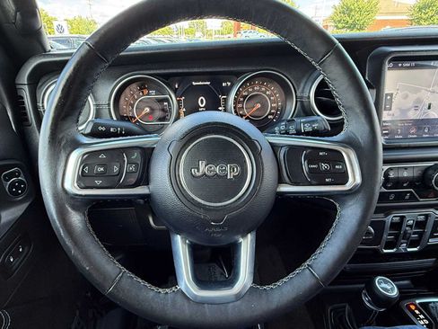 Used 2018 Jeep Wrangler Unlimited Sahara AWD/4WD image 22