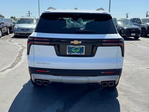 Certified 2026 Chevrolet Traverse LT w/ Driver Confidence Package FWD image 4