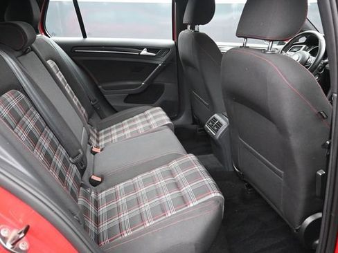 Used 2016 Volkswagen Golf 4-Door FWD image 19