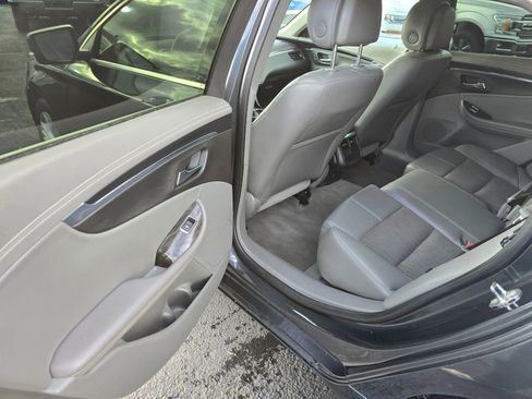 Used 2014 Chevrolet Impala LT image 15