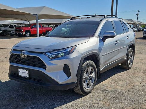 Used 2025 Toyota RAV4 XLE w/ Convenience Package FWD image 4