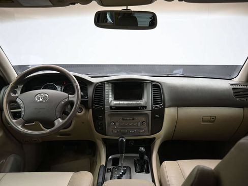 Used 2004 Toyota Land Cruiser AWD/4WD image 36