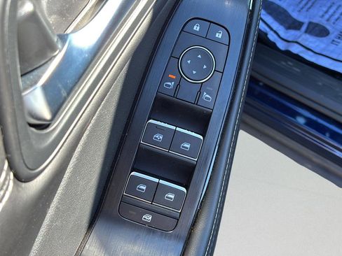 Used 2025 Nissan Rogue SL w/ Tech Package image 31