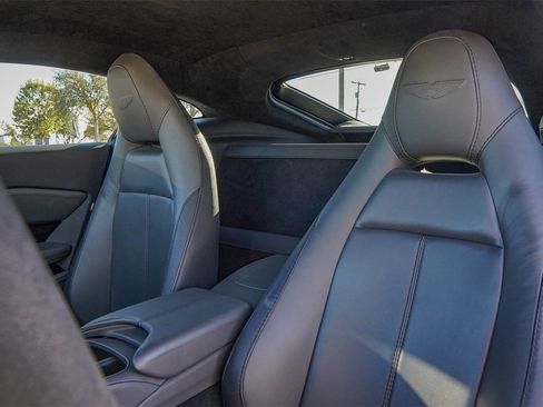 Used 2022 Aston Martin V8 Vantage Coupe image 22