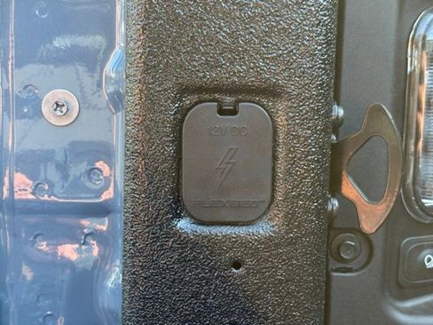 New 2025 Ford Maverick Lariat w/ Black Appearance Package image 9