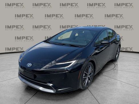 Used 2025 Toyota Prius XLE image 1