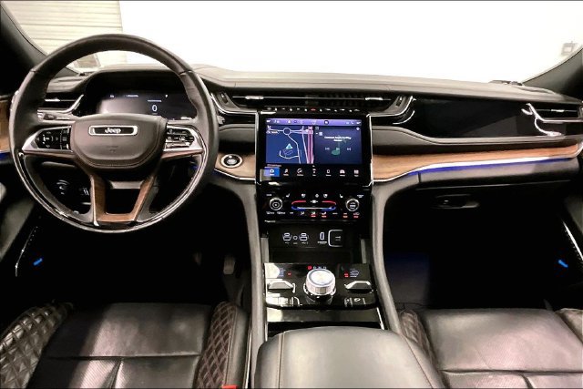 Used 2023 Jeep Grand Cherokee L Summit w/ Rear Seat Video Group I AWD/4WD image 17