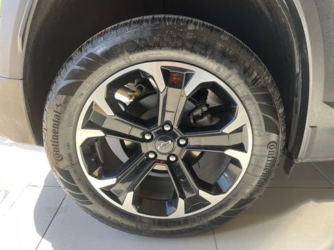 Used 2026 Chevrolet Equinox LT w/ Convenience Package II image 17