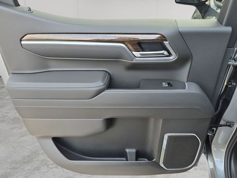 New 2026 GMC Sierra 1500 Elevation image 17