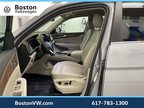 Used 2025 Volkswagen Atlas SE image 7