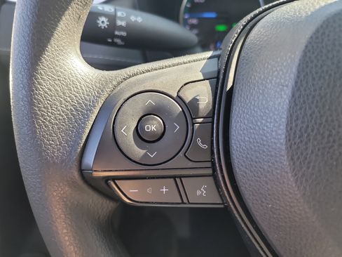 Used 2022 Toyota RAV4 XLE image 30