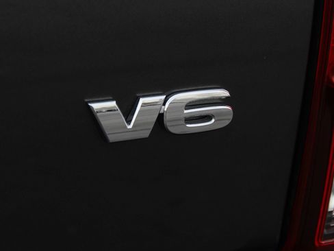 Used 2019 Toyota Tacoma TRD Off-Road w/ Technology Package image 28