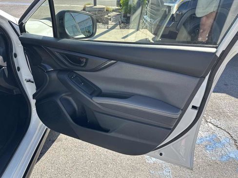 Used 2022 Subaru Crosstrek 2.5i Sport w/ Moonroof Package image 21