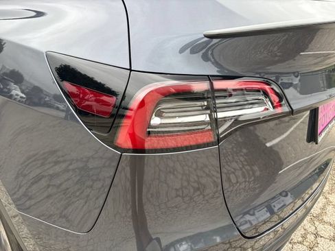 Used 2022 Tesla Model Y Performance AWD/4WD image 31