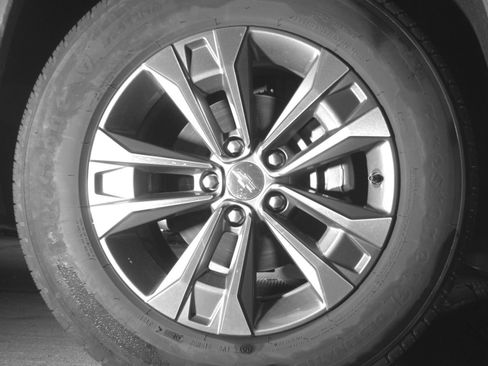 Used 2025 Chevrolet Equinox LT FWD image 16