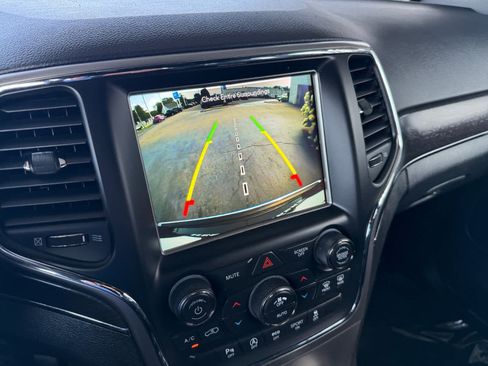 Used 2018 Jeep Grand Cherokee Limited AWD/4WD image 15