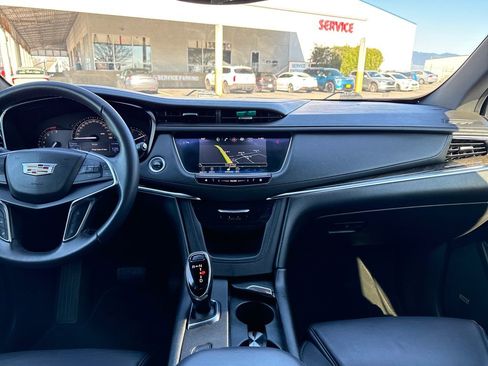 Used 2017 Cadillac XT5 Luxury w/ Driver Awareness Package image 23