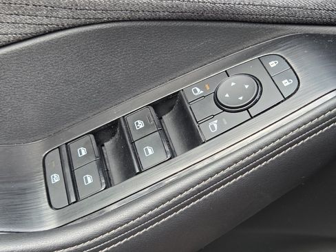 Used 2022 Nissan Rogue SV image 28