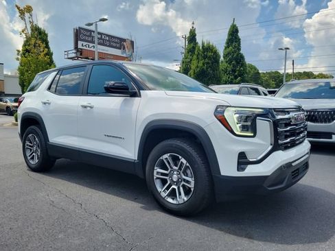 Used 2025 GMC Terrain Elevation AWD/4WD image 3