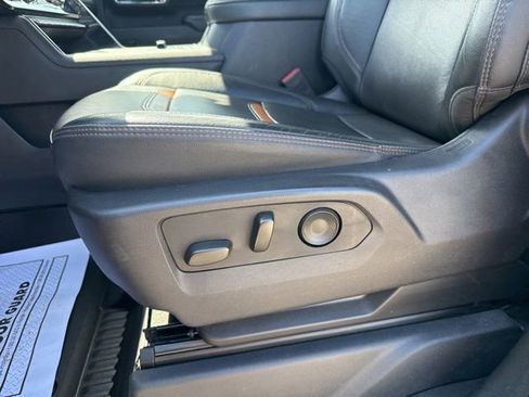 Used 2024 GMC Sierra 2500 AT4 w/ Technology Package AWD/4WD image 11