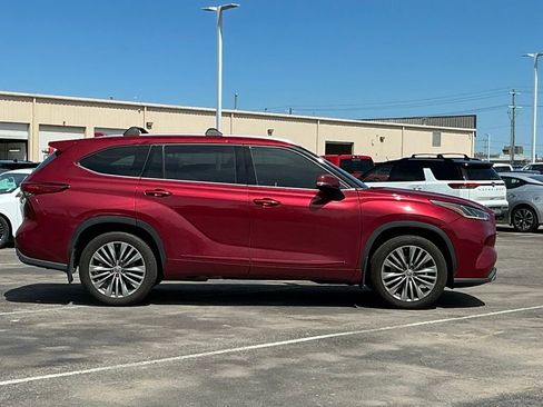 Used 2020 Toyota Highlander Platinum image 6