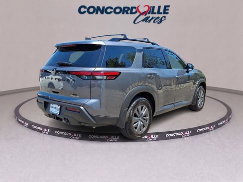 Certified 2025 Nissan Pathfinder SV w/ SV Premium Package AWD/4WD image 7