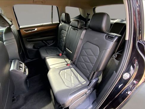 Used 2024 Volkswagen Atlas SE FWD image 24