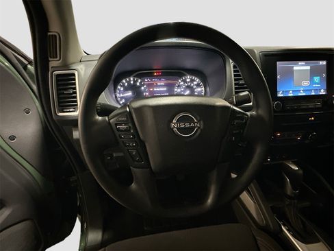 Used 2022 Nissan Frontier SV w/ Technology Package image 11