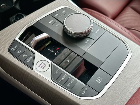 Certified 2025 BMW 330i Sedan RWD image 17