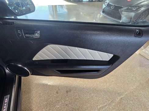 Used 2013 Ford Mustang GT Premium w/ Security Pkg image 10