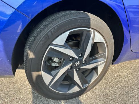 Certified 2023 Hyundai Elantra SEL w/ Convenience Package FWD image 8