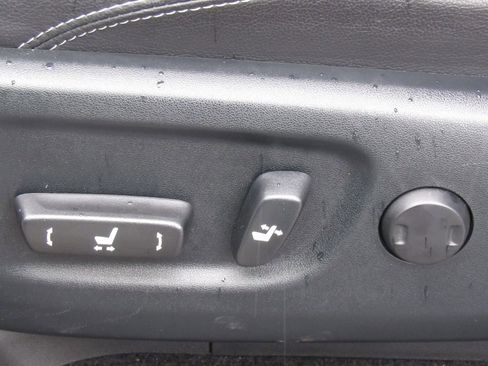 Used 2023 Toyota 4Runner Limited AWD/4WD image 12