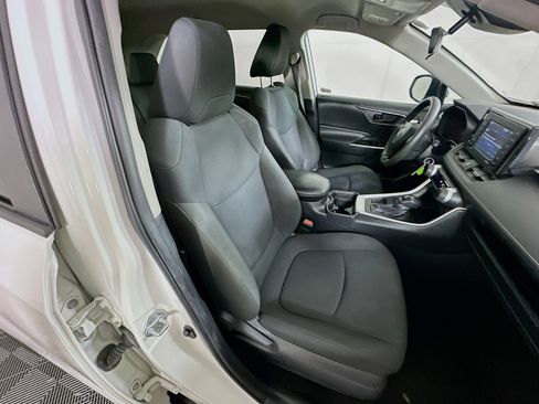 Used 2020 Toyota RAV4 LE image 30